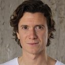 Kirk Barker als Arthur
