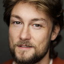 Lukas Edgar als Dylan Hart