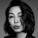 艾丽娅 als Li Hong's Mother