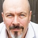 Andy Wisher als Narration