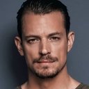 Joel Kinnaman als Mike Conlon
