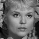 Abigail Shelton als Woman