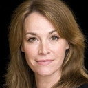 Eva Pope als Anya