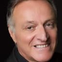 Alan De Luca als Direttore carcere (segment "L'isola di cioccolato")