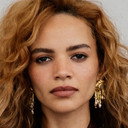 Leslie Grace als Jimmie Sue