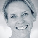 Leslie Appleby als Miss Pom