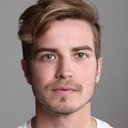 Tom Lambert als Young Mickey