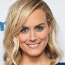 Taylor Schilling als Emily