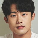 Ahn Jae-Jun als Doorman #2 - Seoul