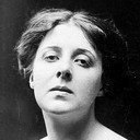 Doris Mitchell als Nanon