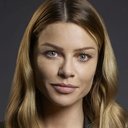 Lauren German als Belinda