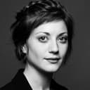 Georgia Scalliet als Julia Balandras