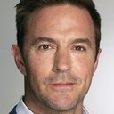 Dan Trotter als James