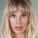 Danielle Scott als Faye