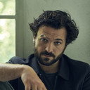 Thibaut Évrard als Firefighter Tony