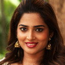 Anagha als Shaine's Girlfriend