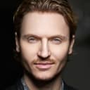 Chad Rook als Richard Aiken