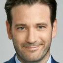 Colin Donnell als Henry