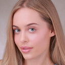 Alina Varakuta als Dianne