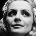 Wilma Henriques als Laura