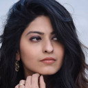 Abhidnya Bhave als Pushpavalli "Valli" Eadke Patwardhan