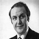 Anthony Dawes als Assistant Editor (uncredited)