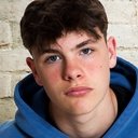 Callum Macreadie als Young Richard