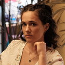 Alice Ronci als Ragazza del trio