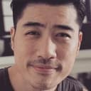 Nicholas Liew Davis als Lee & Helang