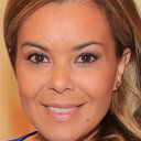 María José Campanario als Vendedora de flores