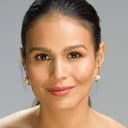 Iza Calzado als Herself