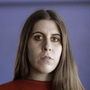 Ele McKenzie als Holly