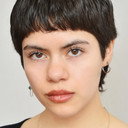 Daniela López als Lucía