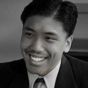 Travis Hui als James Wong