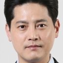 Byeon Woo-jong als Secret Investigator