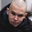 Jüri Štšetinin als Red Scarf