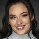 Dakota Bruton als Sydney Benedict