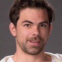 Francisco Gormaz als Javier Lyon
