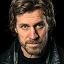 Jens Hultén als Janik Vinter