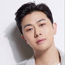 조은솔 als Jin Young-soo