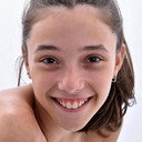 Mora Starosta als Luz
