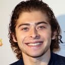 Ryan Ochoa als Additional Voices (voice; uncredited)