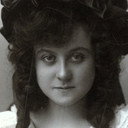 Anna Laughlin als Isabelle Hart