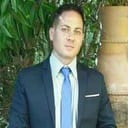 Giuseppe Brucato als Father Gabriel