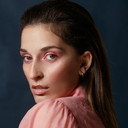 Idalie Samad als Ada Sarani