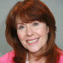 Elisabeth Sladen als Sarah Jane Smith