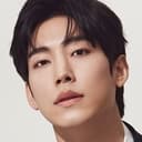 박영운 als Hallway Man 2