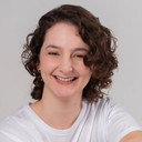 Marcela Buratto als Dona Doula
