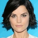 Jaimie Alexander als Lucy