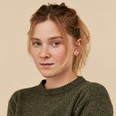 Allegra Monk als June